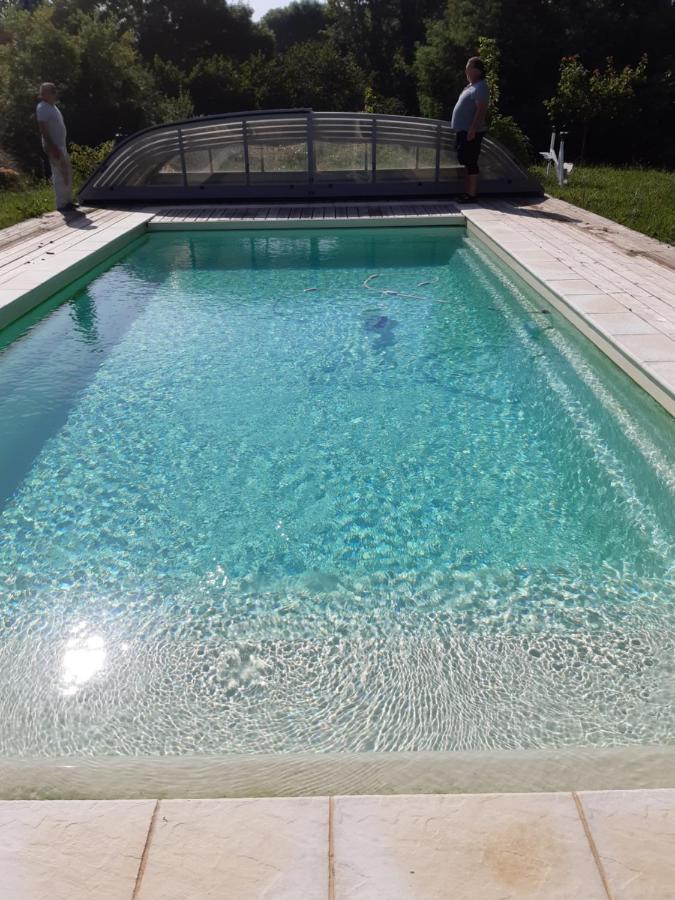 Chambre Familiale Avec Piscine Chauffee Et Jacuzzi Bernadets-Debat Bagian luar foto
