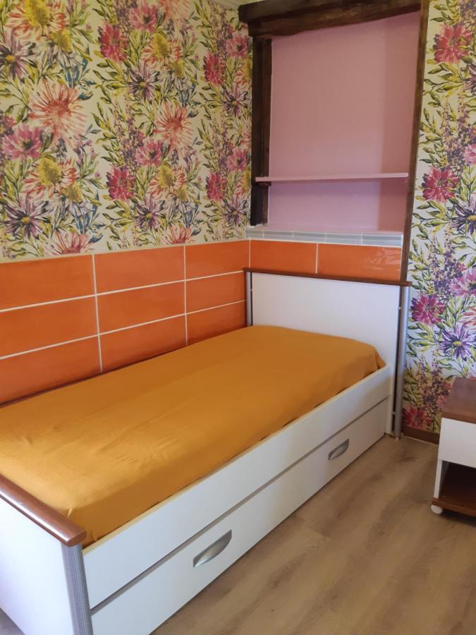 Chambre Familiale Avec Piscine Chauffee Et Jacuzzi Bernadets-Debat Bagian luar foto